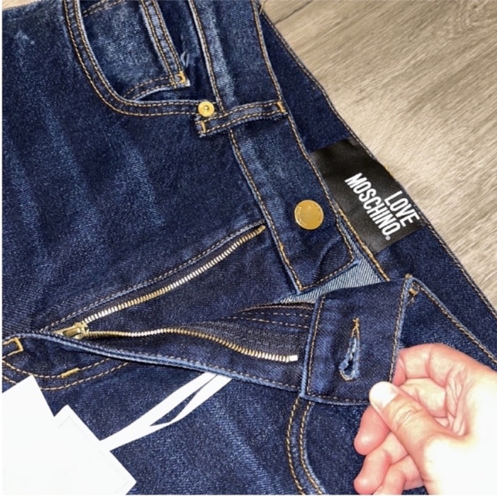 ❤️🔥FIRM PRICE❤️🔥 Authentic Love Moschino Straight Leg blue jeans - Picture 7 of 12